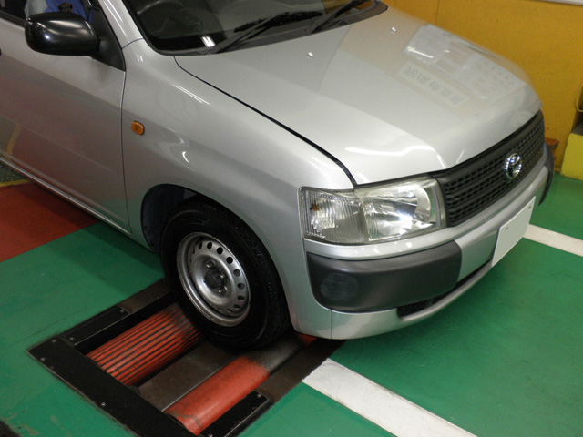 グレーの車